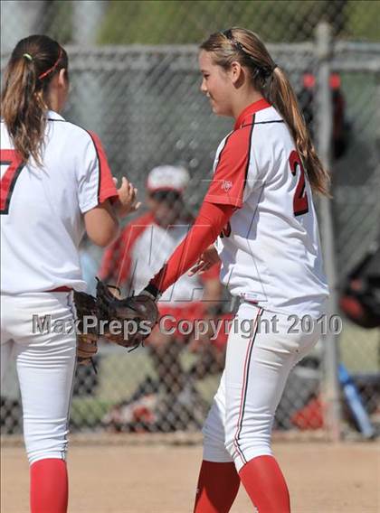 Thumbnail 3 in Lakewood vs Warren (Kiwanis Showtime Tournament) photogallery.