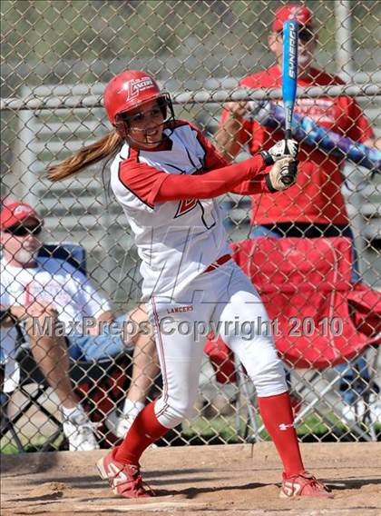 Thumbnail 3 in Lakewood vs Warren (Kiwanis Showtime Tournament) photogallery.