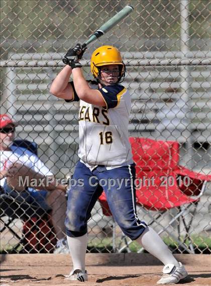 Thumbnail 1 in Lakewood vs Warren (Kiwanis Showtime Tournament) photogallery.