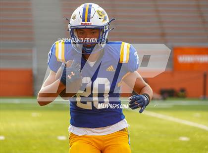 Thumbnail 1 in Waukesha North @ Catholic Memorial photogallery.
