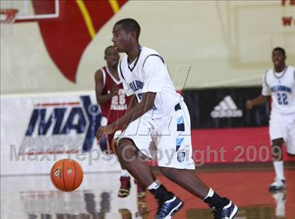 Thumbnail 2 in St. Anthony vs. Bellarmine Prep (MaxPreps Holiday Classic) photogallery.