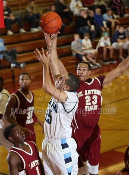 Thumbnail 1 in St. Anthony vs. Bellarmine Prep (MaxPreps Holiday Classic) photogallery.