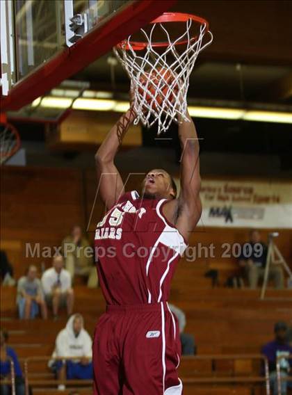 Thumbnail 2 in St. Anthony vs. Bellarmine Prep (MaxPreps Holiday Classic) photogallery.