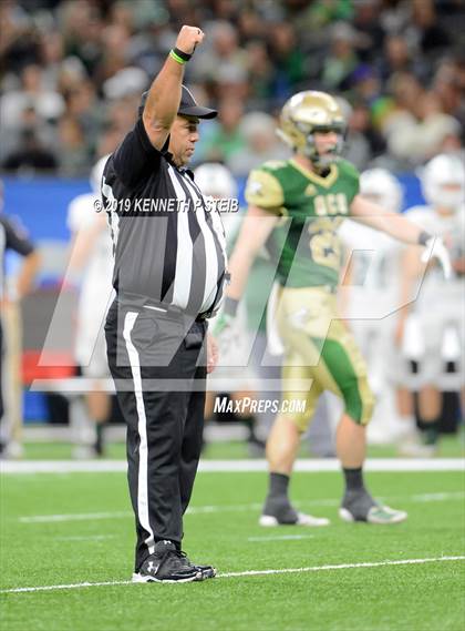 Thumbnail 3 in Catholic of Pointe Coupee vs. Ouachita Christian (LHSAA Division IV Final)  photogallery.