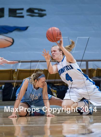Thumbnail 3 in Valor Christian vs. Broomfield (CHSAA 4A Semifinal) photogallery.