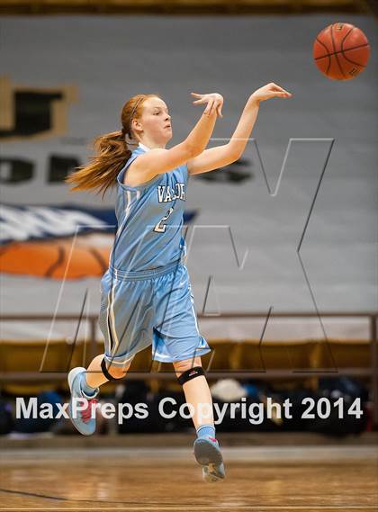 Thumbnail 1 in Valor Christian vs. Broomfield (CHSAA 4A Semifinal) photogallery.
