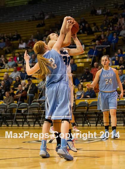 Thumbnail 1 in Valor Christian vs. Broomfield (CHSAA 4A Semifinal) photogallery.