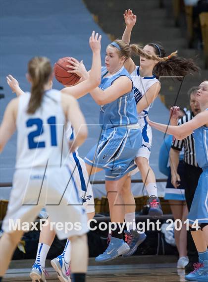 Thumbnail 1 in Valor Christian vs. Broomfield (CHSAA 4A Semifinal) photogallery.