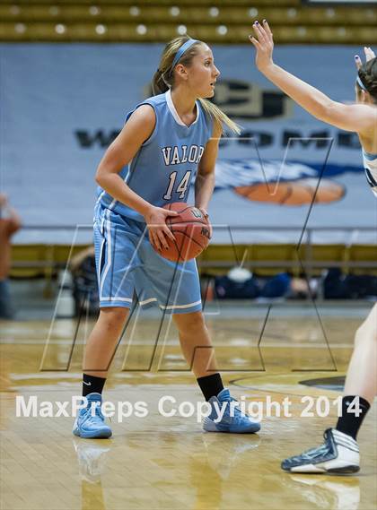 Thumbnail 2 in Valor Christian vs. Broomfield (CHSAA 4A Semifinal) photogallery.