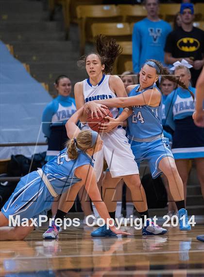 Thumbnail 3 in Valor Christian vs. Broomfield (CHSAA 4A Semifinal) photogallery.