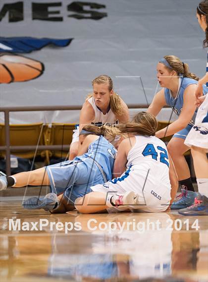 Thumbnail 3 in Valor Christian vs. Broomfield (CHSAA 4A Semifinal) photogallery.