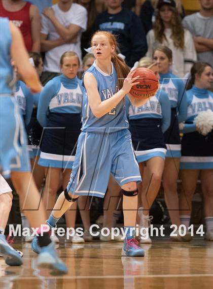 Thumbnail 2 in Valor Christian vs. Broomfield (CHSAA 4A Semifinal) photogallery.