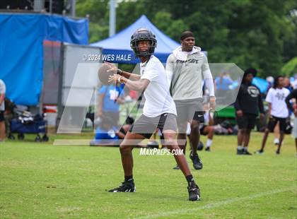 Thumbnail 3 in Whitehaven vs Fairley (U of Memphis 7v7) photogallery.