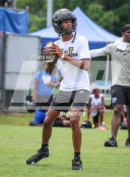 Thumbnail 2 in Whitehaven vs Fairley (U of Memphis 7v7) photogallery.