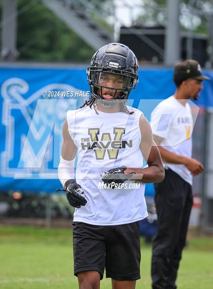 Thumbnail 2 in Whitehaven vs Fairley (U of Memphis 7v7) photogallery.