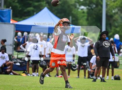 Thumbnail 3 in Whitehaven vs Fairley (U of Memphis 7v7) photogallery.