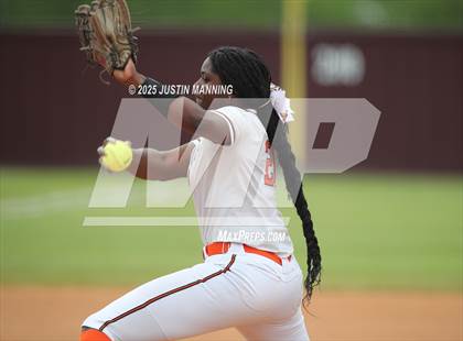 Thumbnail 2 in Bauxite vs. Malvern (AAA  4A-3 Regional Final) photogallery.