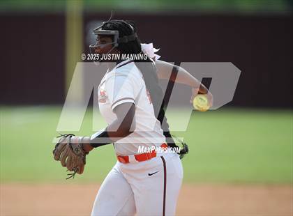 Thumbnail 2 in Bauxite vs. Malvern (AAA  4A-3 Regional Final) photogallery.