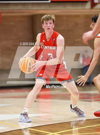 Thumbnail 1 in Centauri vs. Yuma (CHSAA 3A Great 8) photogallery.