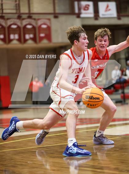 Thumbnail 1 in Centauri vs. Yuma (CHSAA 3A Great 8) photogallery.