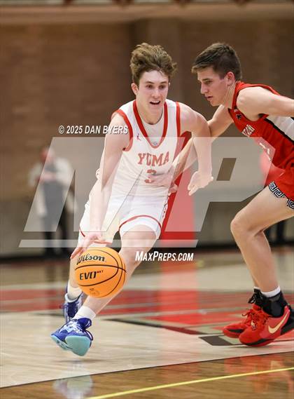 Thumbnail 3 in Centauri vs. Yuma (CHSAA 3A Great 8) photogallery.