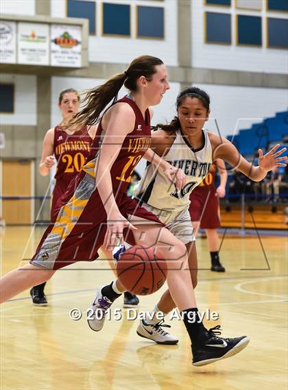 Thumbnail 3 in Viewmont vs. Riverton (UHSAA Quarterfinal) photogallery.