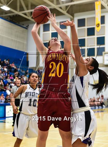 Thumbnail 2 in Viewmont vs. Riverton (UHSAA Quarterfinal) photogallery.