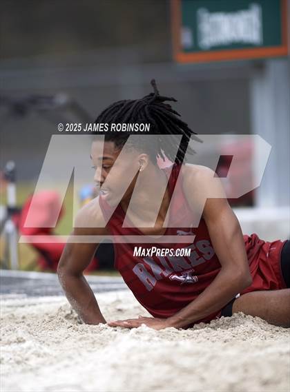 Thumbnail 1 in Mandarin Preseason Classic (Triple Jump) photogallery.