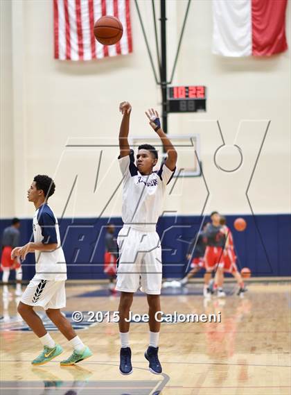 Thumbnail 3 in Lee [Robert E.] vs Smithson Valley (SAISD Tournament) photogallery.