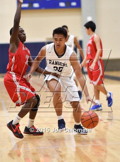 Thumbnail 3 in Lee [Robert E.] vs Smithson Valley (SAISD Tournament) photogallery.