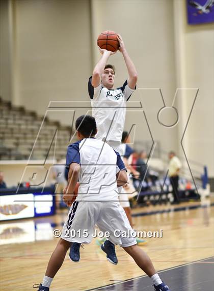 Thumbnail 1 in Lee [Robert E.] vs Smithson Valley (SAISD Tournament) photogallery.