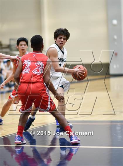 Thumbnail 1 in Lee [Robert E.] vs Smithson Valley (SAISD Tournament) photogallery.