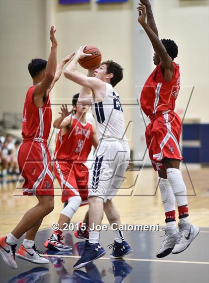 Thumbnail 1 in Lee [Robert E.] vs Smithson Valley (SAISD Tournament) photogallery.