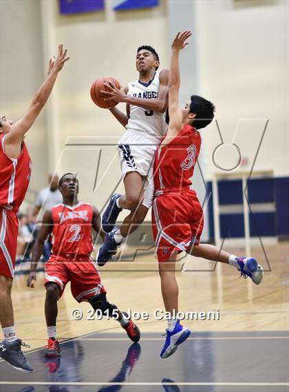 Thumbnail 2 in Lee [Robert E.] vs Smithson Valley (SAISD Tournament) photogallery.