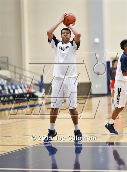 Thumbnail 1 in Lee [Robert E.] vs Smithson Valley (SAISD Tournament) photogallery.