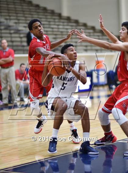 Thumbnail 1 in Lee [Robert E.] vs Smithson Valley (SAISD Tournament) photogallery.