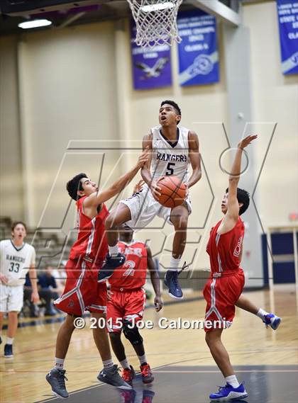 Thumbnail 3 in Lee [Robert E.] vs Smithson Valley (SAISD Tournament) photogallery.