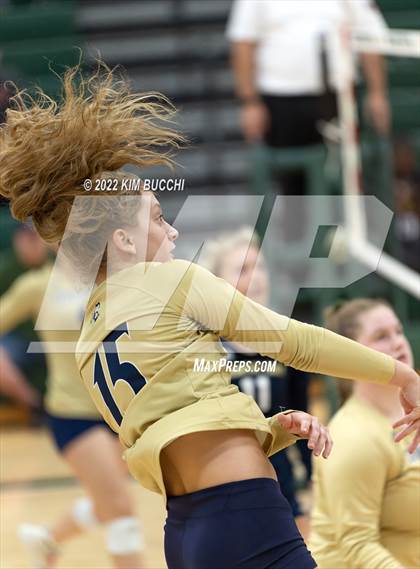 Thumbnail 3 in St. Mary's Prep vs. Detroit Country Day photogallery.