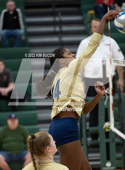 Thumbnail 1 in St. Mary's Prep vs. Detroit Country Day photogallery.