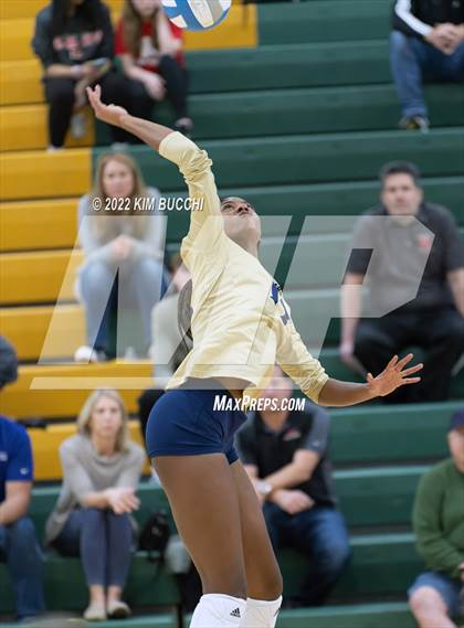 Thumbnail 3 in St. Mary's Prep vs. Detroit Country Day photogallery.