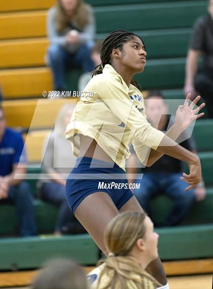 Thumbnail 2 in St. Mary's Prep vs. Detroit Country Day photogallery.