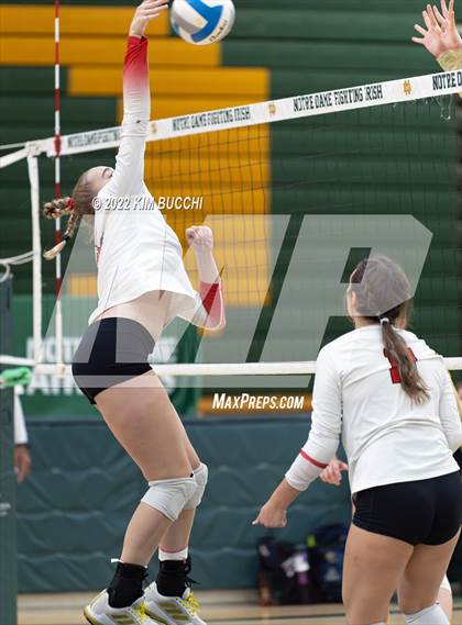 Thumbnail 3 in St. Mary's Prep vs. Detroit Country Day photogallery.