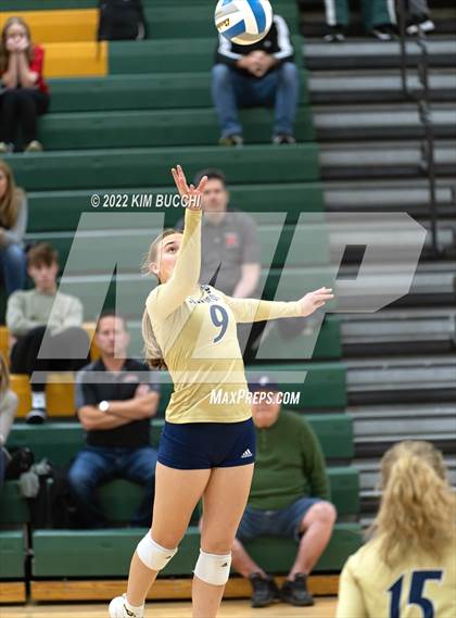Thumbnail 2 in St. Mary's Prep vs. Detroit Country Day photogallery.