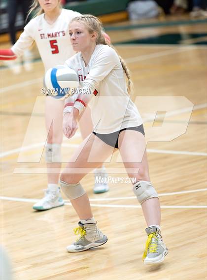 Thumbnail 2 in St. Mary's Prep vs. Detroit Country Day photogallery.