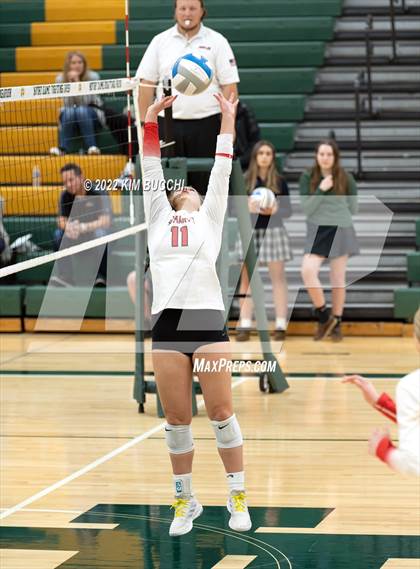 Thumbnail 2 in St. Mary's Prep vs. Detroit Country Day photogallery.