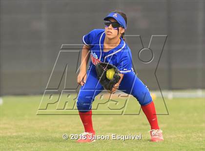 Thumbnail 3 in Los Altos @ Etiwanda photogallery.
