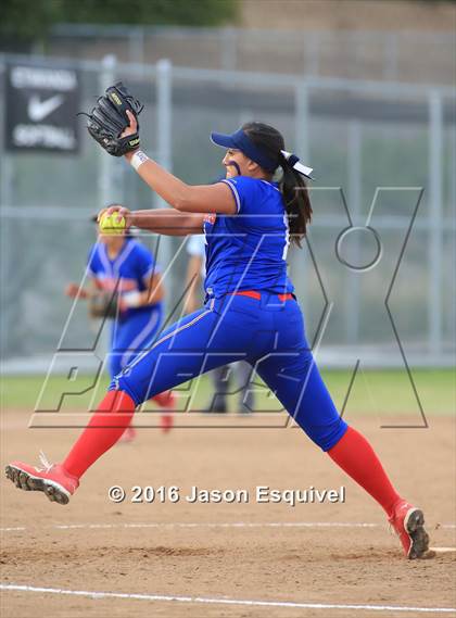 Thumbnail 3 in Los Altos @ Etiwanda photogallery.