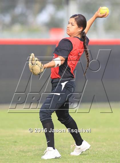 Thumbnail 1 in Los Altos @ Etiwanda photogallery.