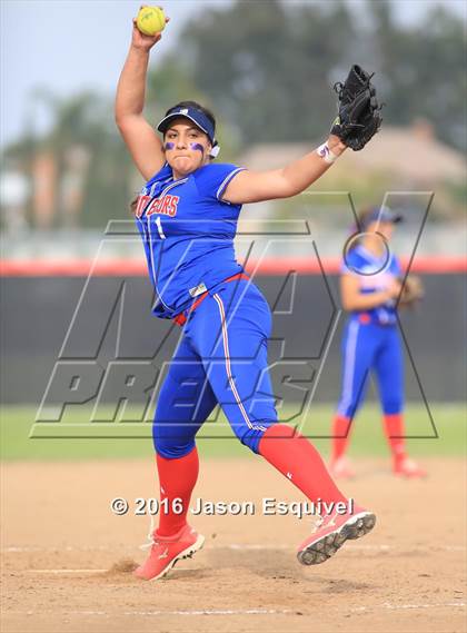 Thumbnail 1 in Los Altos @ Etiwanda photogallery.