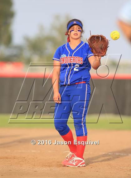 Thumbnail 1 in Los Altos @ Etiwanda photogallery.